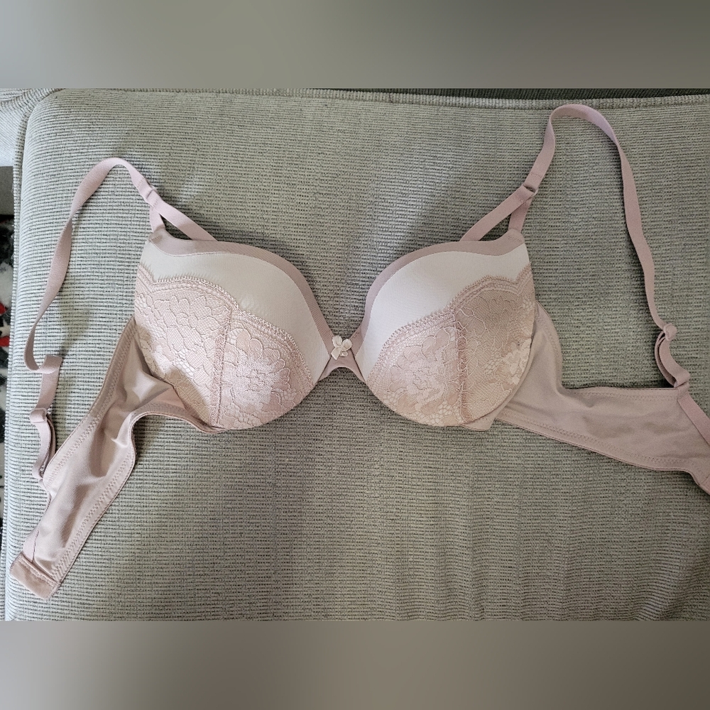 Used 34B Maidenform Push Up Bra in Pink / Mauve